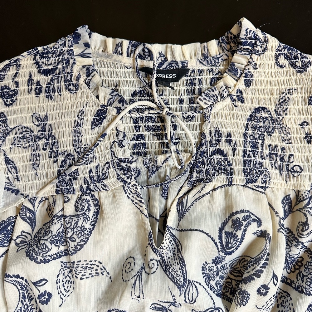 EXPRESS Ruffle Blouse - Picture 4 of 6
